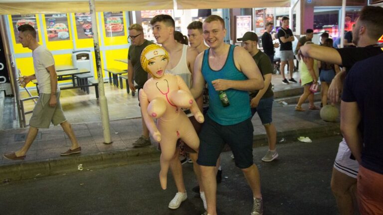 borrachos magaluf punta ballena