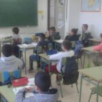 aula colegio escuela niños policía