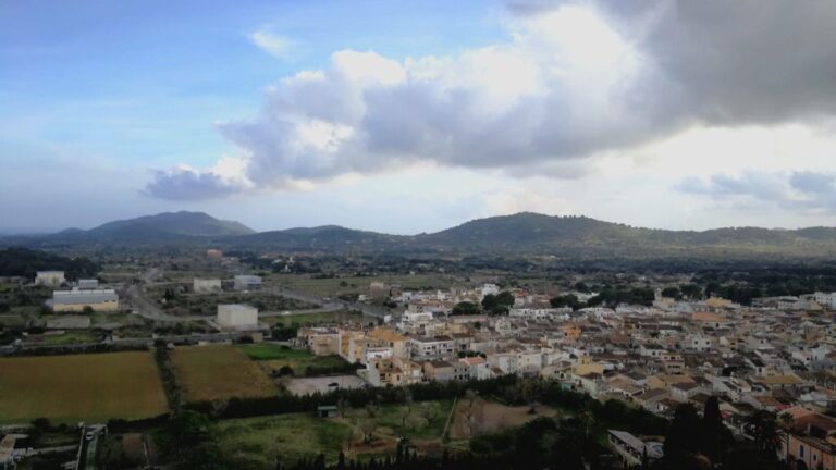 Arta murallas nubes