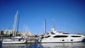 buen tiempo sol yates mar