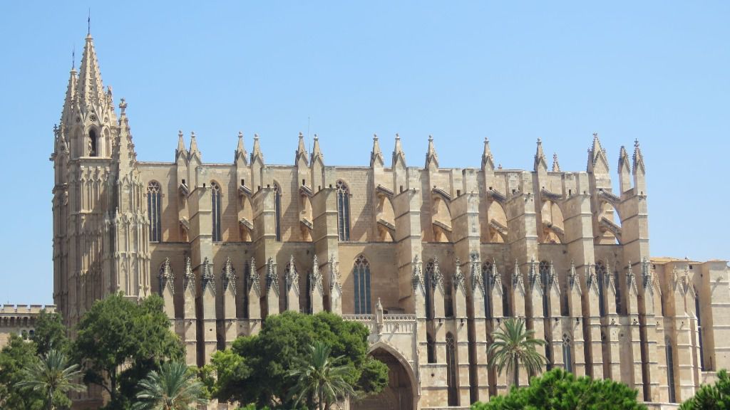 sol cielo catedral palma
