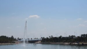fuente catedral sol buen tiempo cielo despejado calor