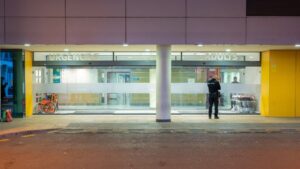 urgencias son espases policia hospital