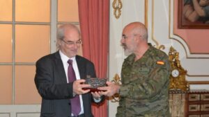 ramon morey y comandante general Fernando Garc&iacute;a Blazquez