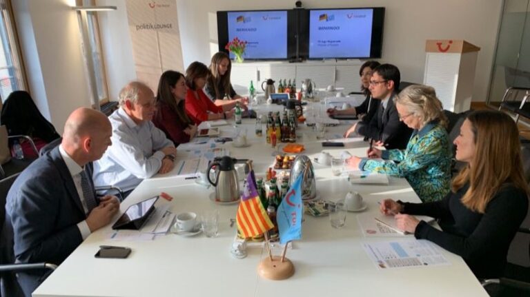 negueruela tui berlin