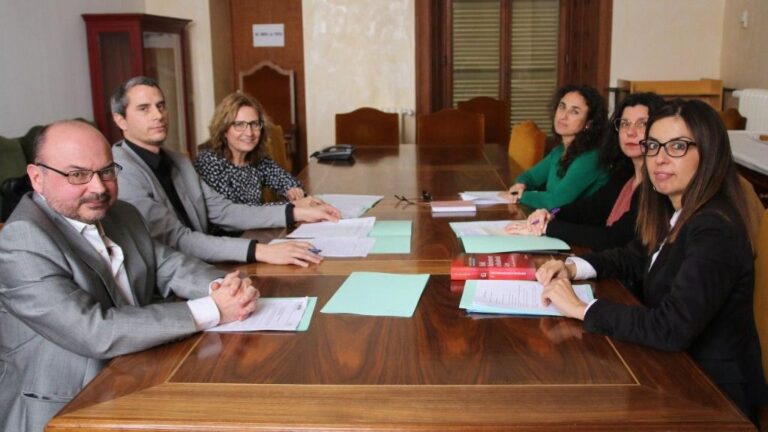 Pereda, en primer plano a la derecha