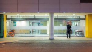 urgencias son espases policia hospital