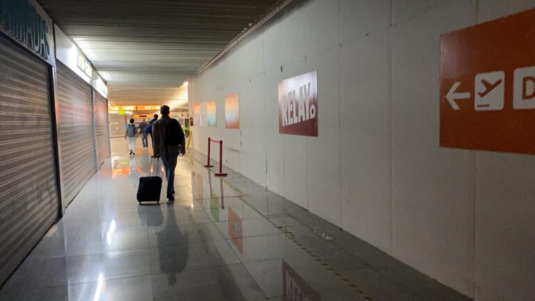aeropuerto vuelos cancelados