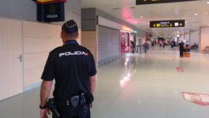 policia aeropuerto
