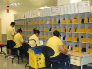 trabajadores correos