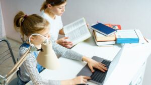 menores ordenador estudio