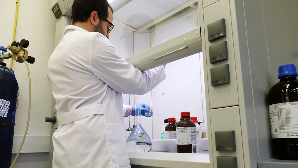 uib ibsalud laboratorio cubetas uniforme