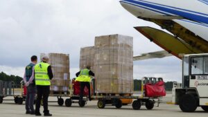 avi&oacute;n material sanitario