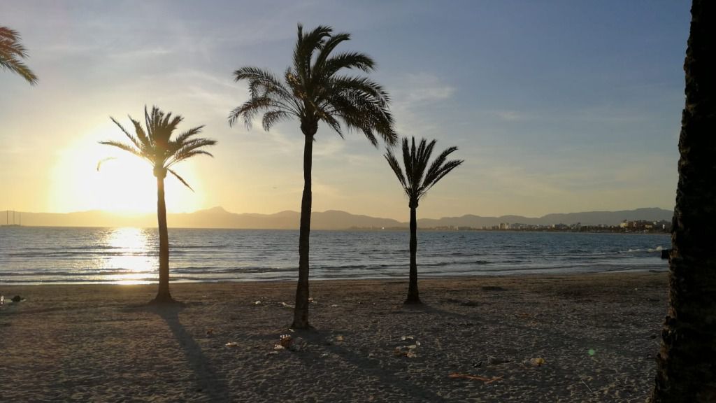 basura cristales alcohol playa turismo borrachera