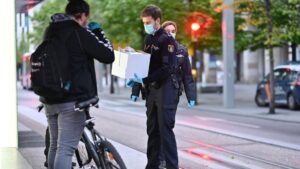 reparto-mascarillas-transporte-publico