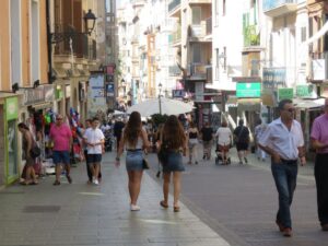 olmos calle tiendas gente turismo turistas