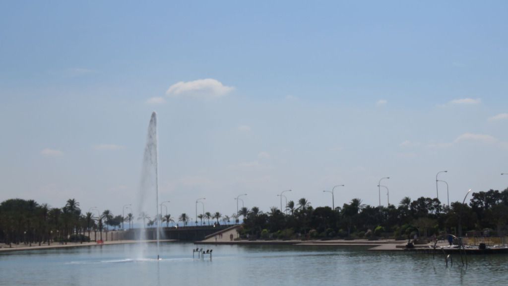 fuente catedral sol buen tiempo cielo despejado calor