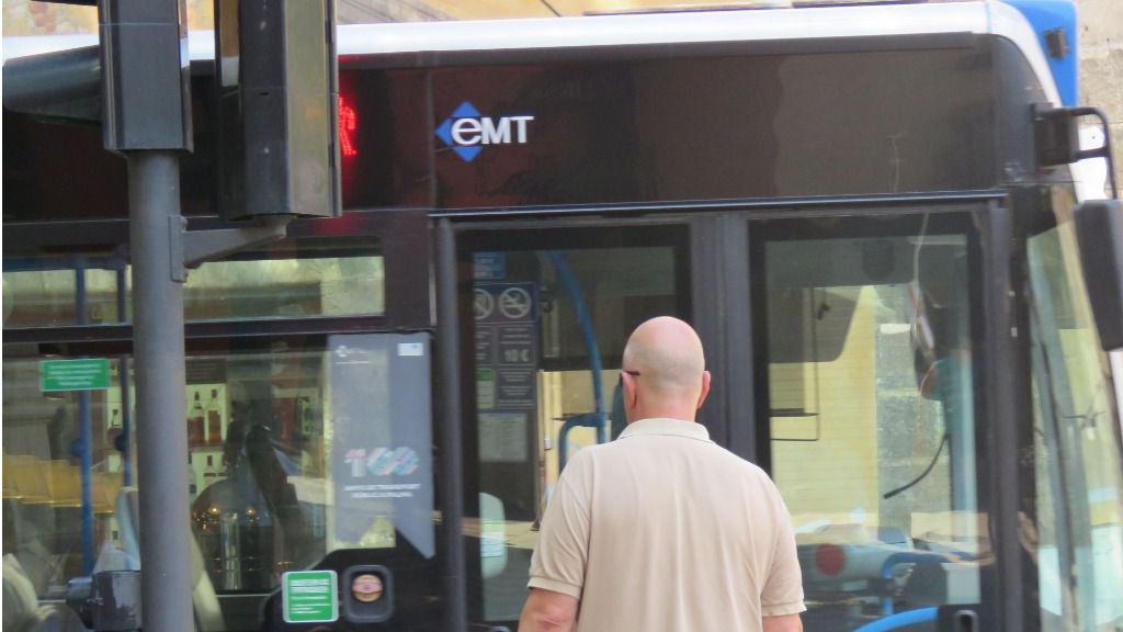 emt pasajeros persona ciudadano bus