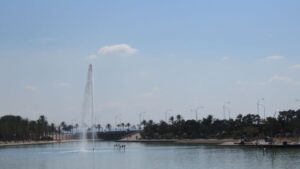 fuente catedral sol buen tiempo cielo despejado calor