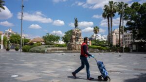 coronavirus-hombre-carrito-mascarilla