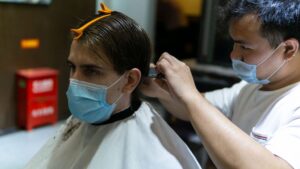 coronavirus peluqueria mascarilla
