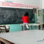 profesor colegio aula vacia docente