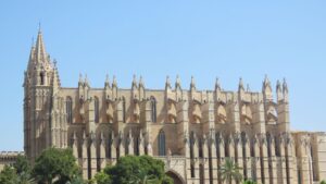 sol cielo catedral palma