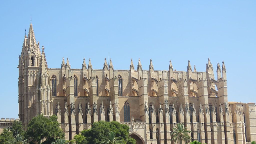 sol cielo catedral palma