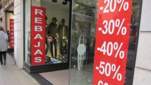 rebajas tienda comercio escaparate