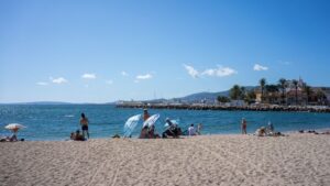 Playa turistas portixol