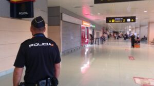policia aeropuerto