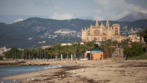 coronavirus-palma-playa-vacia-seu