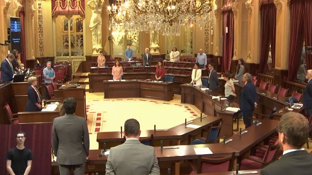 parlament minuto silencio