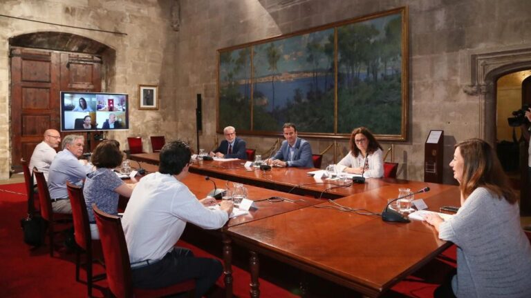 mesa-social-baleares