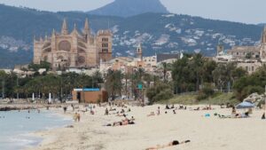 playa-palma-can-pere-antoni-catedral