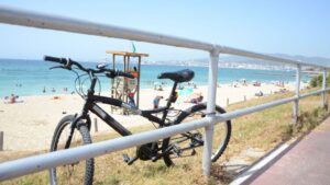 verano playa bicicleta buen tiempo
