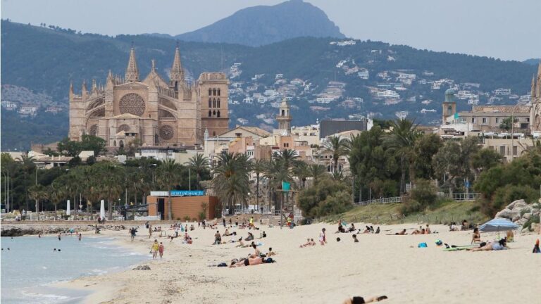 playa-palma-can-pere-antoni-catedral