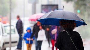 frio tormenta lluvia temporal paraguas