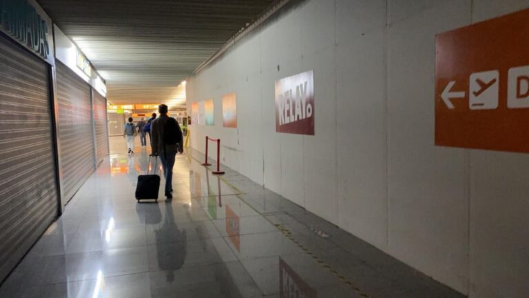 aeropuerto vuelos cancelados