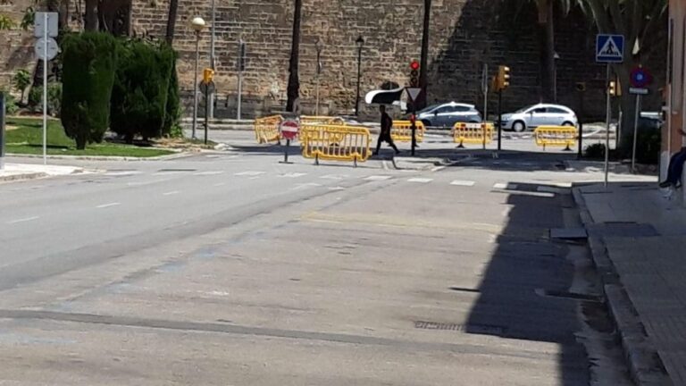 paseo maritimo cerrado