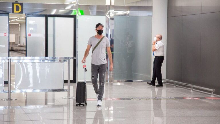 Primeros turistas en Mallorca tras el coronavirus