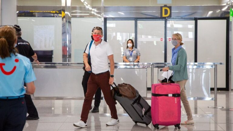 Primeros turistas en Mallorca tras el coronavirus