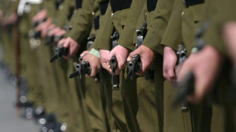 militares