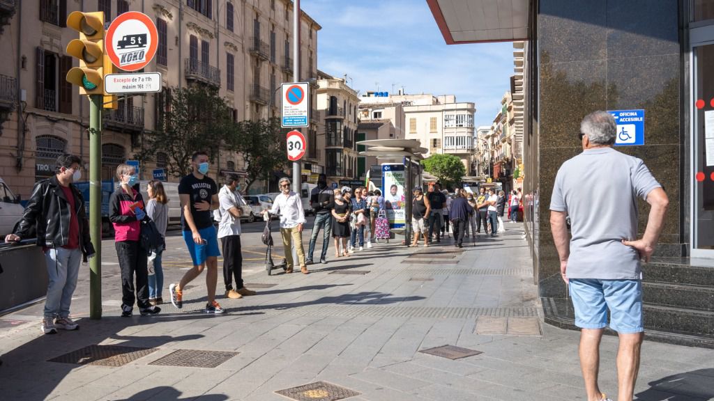 mascarillas-coronavirus-colas-bus