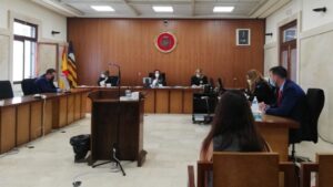 maltrato menores juicio
