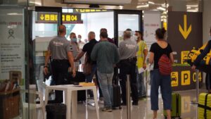controles aeropuerto turistas coronavirus