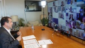 El presidente de la FEMP, Abel Caballero, durante una reuni&oacute;n online