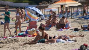 playa turistas ingleses magaluf 2020 coronavirus