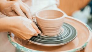 ceramista cer&aacute;mica