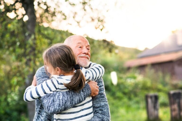 abrazo abuelos